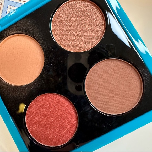 MAC x Patrick Star Heat Stroke Eyeshadow Palette Quad - Picture 3 of 8